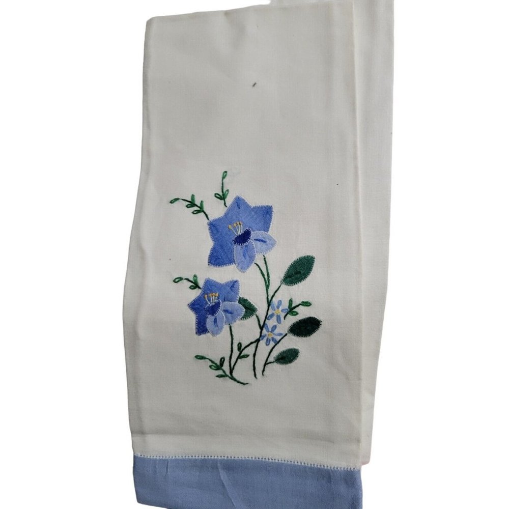 White Linen Tea Fingertip Towel Embroidered Blue Floral Applique 13x22in Vtg